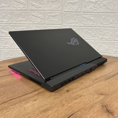 Ігровий ноутбук Б-клас Asus ROG Strix G513RC / 15.6" (1920x1080) IPS / AMD Ryzen 7 6800H (8 (16) ядер по 3.2 - 4.7 GHz) / 16 GB DDR5 / 1000 GB SSD / nVidia GeForce RTX 3050, 4 GB GDDR6, 128-bit