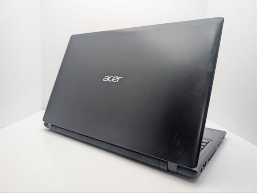 Ноутбук Б-клас Acer Aspire V5-551G / 15.6" (1366x768) TN / AMD A8-4555M (4 ядра по 1.6 GHz) / 10 GB DDR3 / 1000 GB HDD / AMD Radeon HD 7550M, 1 GB GDDR3, 64-bit / WebCam / DVD-ROM