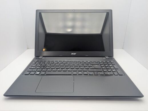 Ноутбук Б-клас Acer Aspire V5-551G / 15.6" (1366x768) TN / AMD A8-4555M (4 ядра по 1.6 GHz) / 10 GB DDR3 / 1000 GB HDD / AMD Radeon HD 7550M, 1 GB GDDR3, 64-bit / WebCam / DVD-ROM