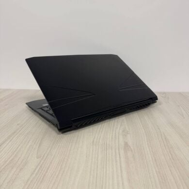 Ігровий ноутбук Б-клас Sager N855HJ / 15.6" (1920x1080) IPS / Intel Core i7-7700HQ (4 (8) ядра по 2.8 - 3.8 GHz) / 16 GB DDR4 / 500 GB SSD / nVidia GeForce GTX 1050, 2 GB GDDR5, 128-bit / WebCam