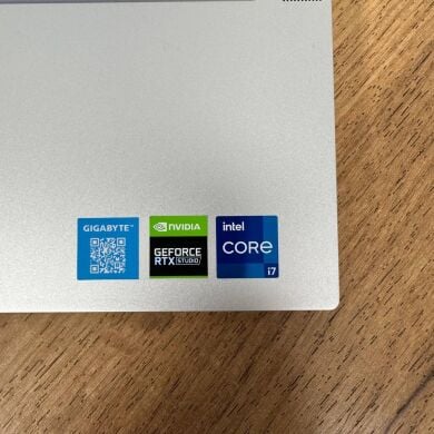 Игровой ноутбук Б-класс Gigabyte Aero 16 XE5 / 16" (3840x2400) OLED / Intel Core i7-12700H (14 (20) ядер по 3.5 - 4.7 GHz) / 16 GB DDR5 / 1000 GB SSD / nVidia GeForce RTX 3070 Ti, 8 GB GDDR6, 256-bit / WebCam