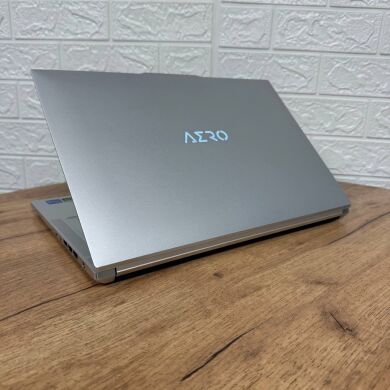 Игровой ноутбук Б-класс Gigabyte Aero 16 XE5 / 16" (3840x2400) OLED / Intel Core i7-12700H (14 (20) ядер по 3.5 - 4.7 GHz) / 16 GB DDR5 / 1000 GB SSD / nVidia GeForce RTX 3070 Ti, 8 GB GDDR6, 256-bit / WebCam