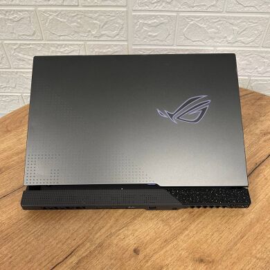 Ігровий ноутбук Б-клас Asus ROG Strix G513RC / 15.6" (1920x1080) IPS / AMD Ryzen 7 6800H (8 (16) ядер по 3.2 - 4.7 GHz) / 16 GB DDR5 / 1000 GB SSD / nVidia GeForce RTX 3050, 4 GB GDDR6, 128-bit