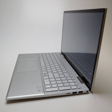 Ультрабук-трансформер HP Pavilion x360 15-er0051nr / 15.6" (1920x1080) IPS Touch / Intel Core i5-1135G7 (4 (8) ядра по 4.2 GHz) / 16 GB DDR4 / 512 GB SSD / Intel Iris X Graphics / WebCam / Win 10 Home