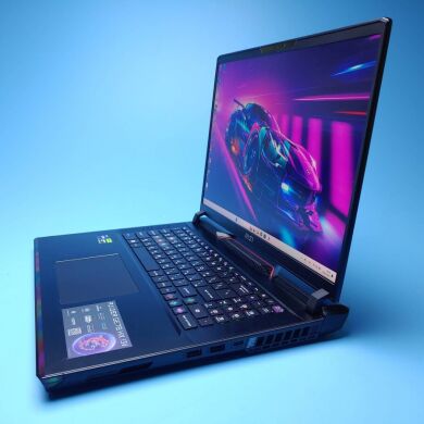 Ігровий ноутбук MSI Raider GE78 HX 13VH / 17" (2560x1600) IPS / Intel Core i9-13950HX (24 (32) ядра по 2.2 - 5.5 GHz) / 32 GB DDR5 / 2000 GB SSD / nVidia GeForce RTX 4080, 12 GB GDDR6X, 192-bit / WebCam / Win 11 Pro