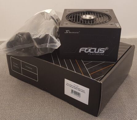 Блок живлення Seasonic Focus Plus Platinum 650W (SSR-650PX) / 650W / 24+4(4)+4(8) pin