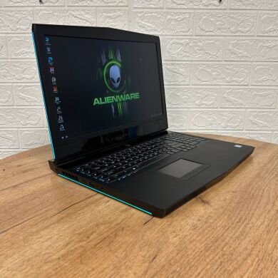 Игровой ноутбук Dell Alienware 17 R5 / 17.3" (1920x1080) IPS / Intel Core i7-8750H (6 (12) ядра по 2.2 - 4.1 GHz) / 32 GB DDR4 / 2000 GB SSD NVMe / nVidia GeForce GTX 1070, 8 GB GDDR5, 256-bit / WebCam Игровой ноутбук Dell Alienware 17 R5 / 17.3" (1920x1080) IPS / Intel Core i7-8750H (6 (12) ядра по 2.2 - 4.1 GHz) / 32 GB DDR4 / 2000 GB SSD NVMe / nVidia GeForce GTX 1070, 8 GB GDDR5, 256-bit / WebCam