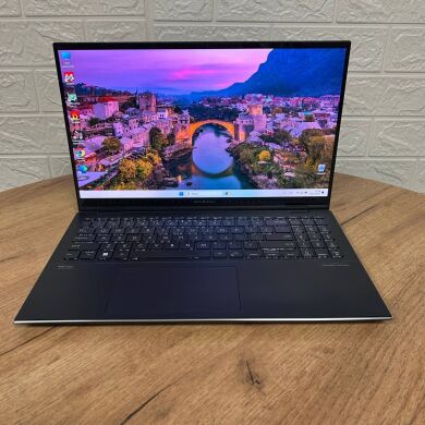 Ігровий ультрабук-трансформер Б-клас Asus Zenbook 15 Flip Q539ZD / 15.6" (2880x1620) OLED Touch / Intel Core i7-12700H (14 (20) ядер по 3.5 - 4.7 GHz) / 16 GB DDR4 / 1000 GB SSD NVMe / Intel Arc A370M, 4 GB GDDR6, 64-bit / WebCam