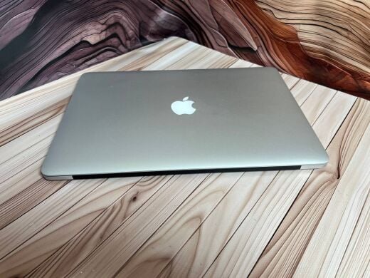 Ноутбук Б-клас Apple MacBook Pro A1398 / 15.4" (2880x1800) IPS / Intel Core i7-4770HQ (4 (8) ядра по 2.2 - 3.4 GHz) / 16 GB DDR3 / 500 GB SSD / Intel Iris Pro Graphics 5200 / WebCam / MacOS