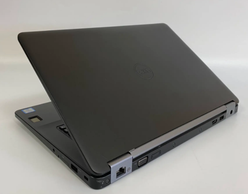 Ігровий ноутбук Б-клас Dell Latitude E5470 / 14" (1366x768) TN / Intel Core i7-6660U (2 (4) ядра по 2.4 - 3.4 GHz) / 16 GB DDR4 / 512 GB SSD / AMD Radeon R7 M360, 2 GB DDR3, 64-bit / WebCam + Бездротова мишка