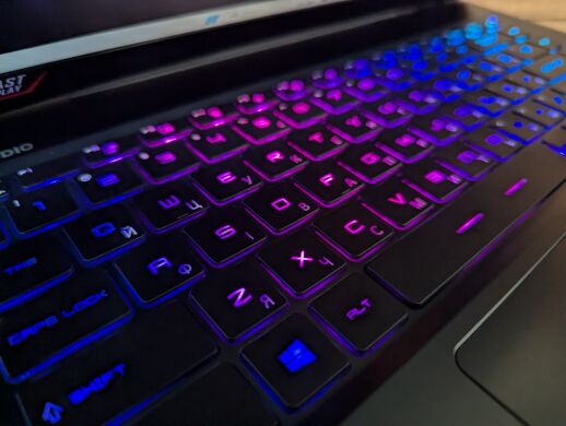 Ігровий ноутбук Б-клас MSI GE66 Raider 10SFS / 15.6" (1920x1080) IPS / Intel Core i7-10750H (6 (12) ядер по 2.6 - 5.0 GHz) / 32 GB DDR4 / 1000 GB SSD / nVidia GeForce RTX 2070 Super, 8 GB GDDR6, 256-bit / WebCam / Windows 11