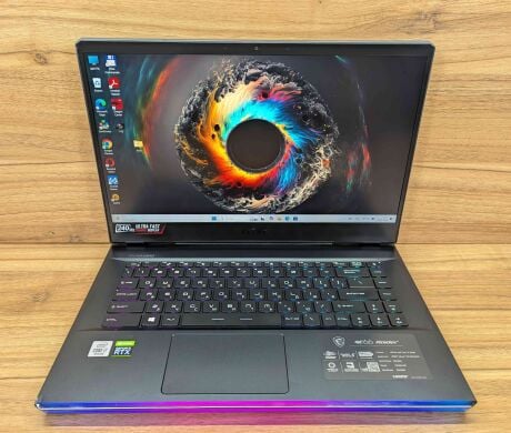 Ігровий ноутбук Б-клас MSI GE66 Raider 10SFS / 15.6" (1920x1080) IPS / Intel Core i7-10750H (6 (12) ядер по 2.6 - 5.0 GHz) / 32 GB DDR4 / 1000 GB SSD / nVidia GeForce RTX 2070 Super, 8 GB GDDR6, 256-bit / WebCam / Windows 11