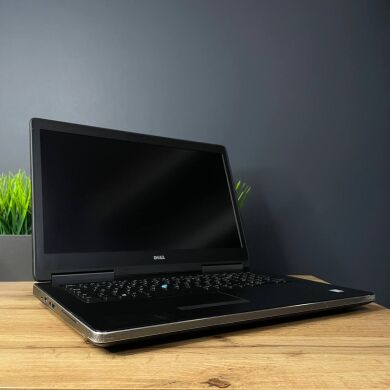 Мобільна робоча станція Б-клас Dell Precision 7710 / 17.3" (1920x1080) TN / Intel Core i7-6920HQ (4 (8) ядра по 2.9 - 3.8 GHz) / 32 GB DDR4 / 512 GB SSD + 1000 GB HDD / nVidia Quadro M4000M, 4 GB GDDR5, 256-bit / WebCam / HDMI