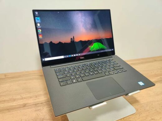 Мобільна робоча станція Dell Precision 5540 / 15.6" (3840x2160) IGZO Touch / Intel Core i7-9850H (6 (12) ядра по 2.6 - 4.6 GHz) / 32 GB DDR4 / 512 GB SSD / nVidia Quadro T1000, 4 GB GDDR5, 128-bit / WebCam 