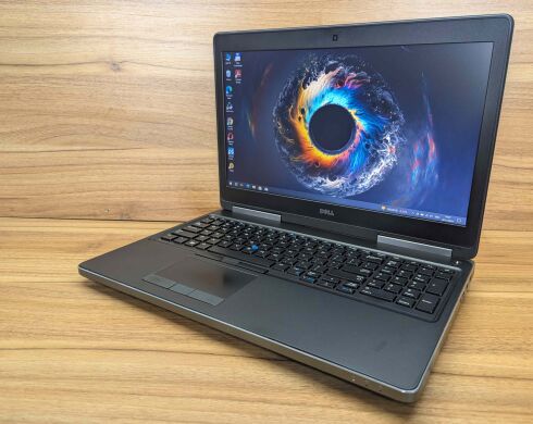 Мобільна робоча станція Dell Precision 7520 / 15.6" (1920x1080) IPS / Intel Core i7-7820HQ (4 (8) ядра по 2.9 - 3.9 GHz) / 32 GB DDR4 / 512 GB SSD / nVidia Quadro M2200, 4 GB GDDR5, 128-bit / WebCam / Windows 10