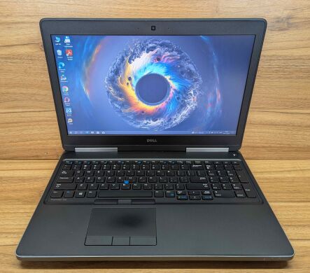 Мобільна робоча станція Dell Precision 7520 / 15.6" (1920x1080) IPS / Intel Core i7-7820HQ (4 (8) ядра по 2.9 - 3.9 GHz) / 32 GB DDR4 / 512 GB SSD / nVidia Quadro M2200, 4 GB GDDR5, 128-bit / WebCam / Windows 10