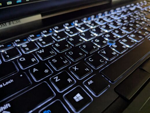 Мобильная рабочая станция Dell Precision 7720 / 17.3" (1920x1080) IPS / Intel Core i7-7820HQ (4 (8) ядра по 2.9 - 3.9 GHz) / 16 GB DDR4 / 480 GB SSD / nVidia Quadro P4000, 8 GB GDDR5, 256-bit / WebCam / Windows 10 Мобильная рабочая станция Dell Precision 7720 / 17.3" (1920x1080) IPS / Intel Core i7-7820HQ (4 (8) ядра по 2.9 - 3.9 GHz) / 16 GB DDR4 / 480 GB SSD / nVidia Quadro P4000, 8 GB GDDR5, 256-bit / WebCam / Windows 10