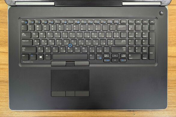 Мобильная рабочая станция Dell Precision 7720 / 17.3" (1920x1080) IPS / Intel Core i7-7820HQ (4 (8) ядра по 2.9 - 3.9 GHz) / 16 GB DDR4 / 480 GB SSD / nVidia Quadro P4000, 8 GB GDDR5, 256-bit / WebCam / Windows 10 Мобильная рабочая станция Dell Precision 7720 / 17.3" (1920x1080) IPS / Intel Core i7-7820HQ (4 (8) ядра по 2.9 - 3.9 GHz) / 16 GB DDR4 / 480 GB SSD / nVidia Quadro P4000, 8 GB GDDR5, 256-bit / WebCam / Windows 10