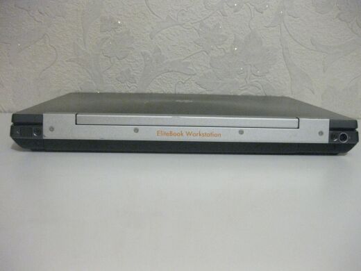 Мобільна робоча станція Б-клас HP Elitebook 8560w / 15.6" (1920x1080) TN / Intel Core i7-2860QM (4 (8) ядра по 2.5 - 3.6 GHz) / 8 GB DDR3 / 256 GB SSD / AMD FirePro M5950, 1 GB GDDR5, 128-bit / WebCam