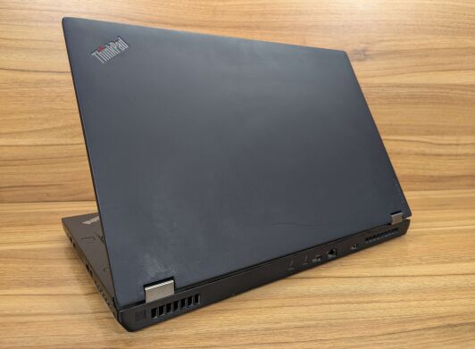 Мобільна робоча станція Lenovo ThinkPad P71 / 17.3" (1920x1080) IPS / Intel Core i7-7820HQ (4 (8) ядра по 2.9 - 3.9 GHz) / 32 GB DDR4 / 512 GB SSD / nVidia Quadro P3000, 6 GB GDDR5, 192-bit / WebCam / TouchID / Windows 10