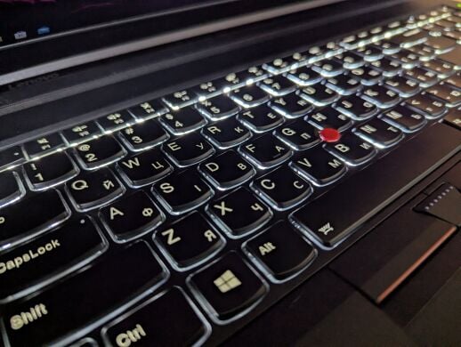 Мобільна робоча станція Lenovo ThinkPad P71 / 17.3" (1920x1080) IPS / Intel Core i7-7820HQ (4 (8) ядра по 2.9 - 3.9 GHz) / 32 GB DDR4 / 512 GB SSD / nVidia Quadro P3000, 6 GB GDDR5, 192-bit / WebCam / TouchID / Windows 10