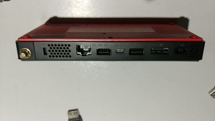 Неттоп Lenovo ThinkCentre M75n USFF / AMD Ryzen 5 3500U (4 (8) ядра по 2.1 - 3.7 GHz) / 8 GB DDR4 / 256 GB SSD / AMD Radeon Vega 8 Graphics / DisplayPort / Wi-Fi + Блок питания