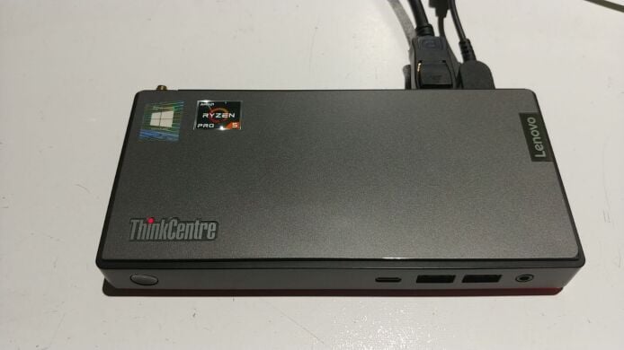 Неттоп Lenovo ThinkCentre M75n USFF / AMD Ryzen 5 3500U (4 (8) ядра по 2.1 - 3.7 GHz) / 8 GB DDR4 / 256 GB SSD / AMD Radeon Vega 8 Graphics / DisplayPort / Wi-Fi + Блок питания