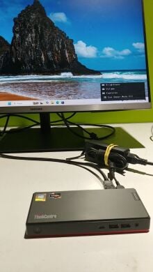 Неттоп Lenovo ThinkCentre M75n USFF / AMD Ryzen 5 3500U (4 (8) ядра по 2.1 - 3.7 GHz) / 8 GB DDR4 / 256 GB SSD / AMD Radeon Vega 8 Graphics / DisplayPort / Wi-Fi + Блок питания