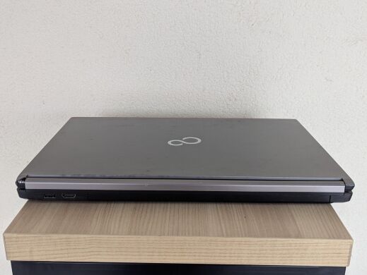 Ноутбук Б-клас Fujitsu LifeBook E754 / 15.6" (1920x1080) TN / Intel Core i5-4300M (2 (4) ядра по 2.6 - 3.3 GHz) / 8 GB DDR3 / 128 GB SSD / Intel HD Graphics 4600 / Webcam