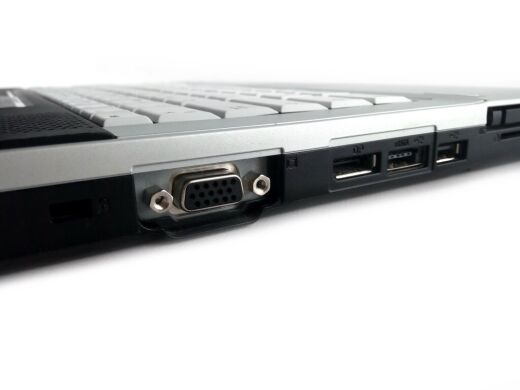 Ноутбук Fujitsu-Siemens LifeBook S751 / 14" (1366x768) TN LED / Intel Core i3-2310M (2 (4) ядра по 2.1 GHz) / 8 GB DDR3 / 120 GB SSD / WebCam / Slim DVD-RW / USB 3.0 / DP