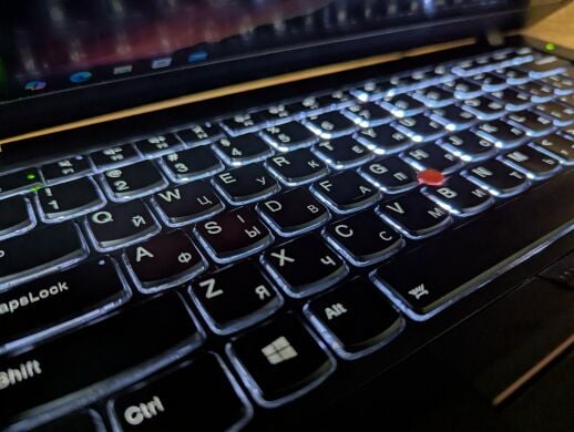 Ультрабук Б-класс Lenovo ThinkPad T470 / 14" (1920x1080) IPS / Intel Core i5-6300U (2 (4) ядра по 2.4 - 3.0 GHz) / 16 GB DDR4 / 512 GB SSD / Intel HD Graphics 520 / WebCam / TouchID / Windows 10