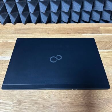 Ультрабук Fujitsu LifeBook U9310 / 13.3" (1920x1080) IPS / Intel Core i5-10210U (4 (8) ядра по 1.6 - 4.2 GHz) / 16 GB DDR3 / 512 GB SSD / Intel UHD Graphics / WebCam