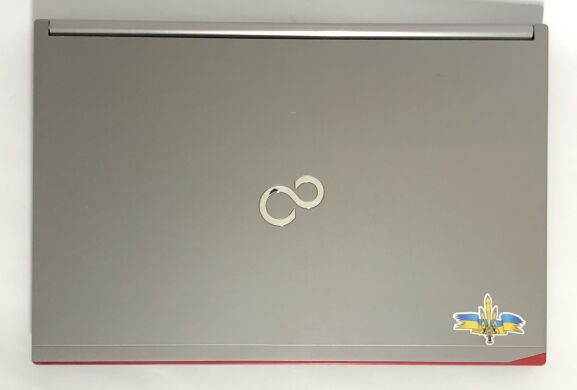 Ноутбук Б-класс Fujitsu LifeBook E753 / 15.6" (1920x1080) IPS / Intel Core i7-3632QM (4 (8) ядра по 2.2 - 3.2 GHz) / 8 GB DDR3 / 256 GB SSD / Intel HD Graphics 4000 / WebCam / DVD-ROM / Win 10 Pro