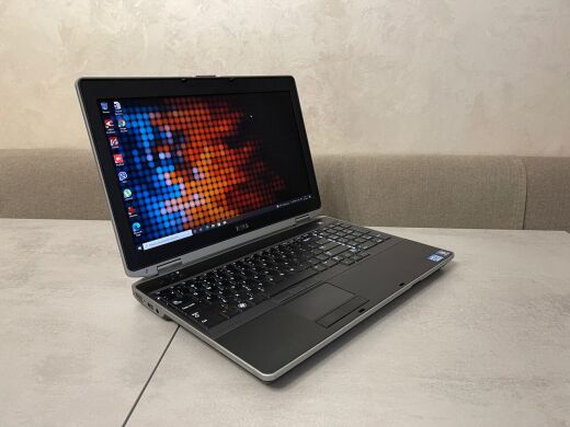 Ноутбук Dell Latitude E6530 / 15.6" (1600x900) TN LED / Intel Core i7-3520M (2 (4) ядра по 2.9 - 3.6 GHz) / 8 GB DDR3 / 240 GB SSD / Intel HD Graphics 4000 / DVD-RW / WebCam 