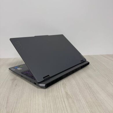 Ігровий ноутбук Lenovo LOQ 15IRX9 / 15.6" (1920x1080) IPS / Intel Core i5-13450HX (10 (16) ядер по 2.4 - 4.6 GHz) / 16 GB DDR5 / 1000 GB SSD NVMe / nVidia GeForce RTX 4050, 6 GB GDDR6, 96-bit / WebCam Ігровий ноутбук Lenovo LOQ 15IRX9 / 15.6" (1920x1080) IPS / Intel Core i5-13450HX (10 (16) ядер по 2.4 - 4.6 GHz) / 16 GB DDR5 / 1000 GB SSD NVMe / nVidia GeForce RTX 4050, 6 GB GDDR6, 96-bit / WebCam