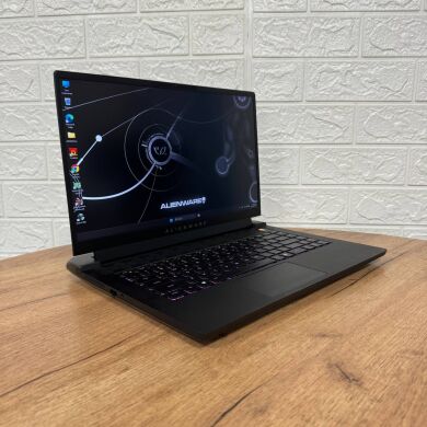Игровой ноутбук Б-класс Dell Alienware m15 R7 / 15.6" (2560x1440) IPS / AMD Ryzen 9 6900HX (8 (16) ядер по 3.3 - 4.9&nbsp;GHz) / 16 GB DDR5 / 512 GB SSD / nVidia GeForce RTX 3070 Ti, 8 GB GDDR6, 256-bit / WebCam