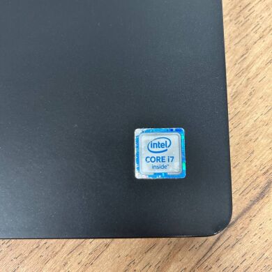 Ноутбук Б-класс Dell Latitude 3570 / 15.6" (1366x768) TN / Intel Core i7-6500U (2 (4) ядра по 2.5 - 3.1 GHz) / 8 GB DDR3 / 256 GB SSD / nVidia GeForce 920M, 2 GB DDR3, 64-bit / WebCam