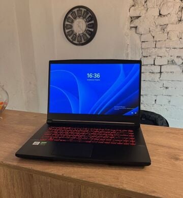Игровой ноутбук MSI GF63 Thin 10SCXR / 15.6" (1920x1080) IPS / Intel Core i5-10300H (4 (8) ядра по 2.5 - 4.5 GHz) / 8 GB DDR4 / 240 GB SSD / nVidia GeForce GTX 1650 Max-Q, 4 GB GDDR6, 128-bit / WebCam 