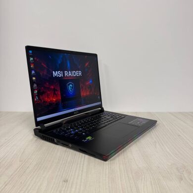Ігровий ноутбук Б-клас MSI Raider GE78HX 13VH / 17.3" (2560x1440) IPS / Intel Core i9-13950HX (24 (32) ядер по 2.2 - 5.5 GHz) / 32 GB DDR5 / 2000 GB SSD NVMe / nVidia GeForce RTX 4080, 12 GB GDDR6, 192-bit / WebCam