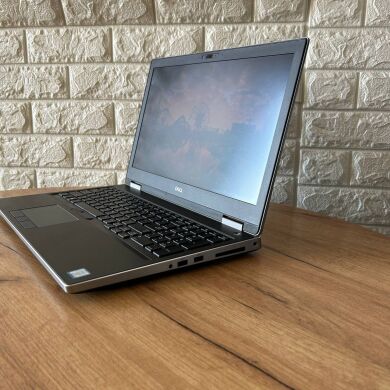 Мобільна робоча станція Dell Precision 7540 / 15.6" (3840x2160) IPS / Intel Core i7-9850H (6 (12) ядер по 2.6 - 4.6 GHz) / 32 GB DDR4 / 512 GB SSD / nVidia Quadro RTX 3000, 6 GB GDDR6, 192-bit / WebCam