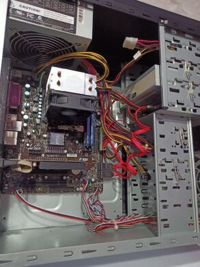 Игровой ПК Asus Vento Tower / AMD Phenom II X4 840 (4 ядра по 3.2 GHz) / 4 GB DDR3 / 128 GB SSD NEW / AMD Radeon R5 220, 2 GB DDR3, 64-bit / DVD-RW / 400W Игровой ПК Asus Vento Tower / AMD Phenom II X4 840 (4 ядра по 3.2 GHz) / 4 GB DDR3 / 128 GB SSD NEW / AMD Radeon R5 220, 2 GB DDR3, 64-bit / DVD-RW / 400W