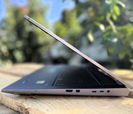 Мобильная рабочая станция HP ZBook Fury 17 G7 / 17.3" (1920x1080) IPS / Intel Core i7-10850H (6 (12) ядер по 2.7 - 5.1 GHz) / 32 GB DDR4 / 512 GB SSD M.2 / nVidia Quadro RTX 3000, 6 GB GDDR6, 192-bit / WebCam / Windows 10 Pro