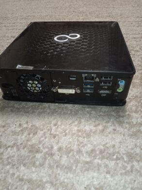 Неттоп Б-класс Fujitsu Esprimo Q920 USFF / Intel Core i5-4590T (4 ядра по 2.0 - 3.0 GHz) / 6 GB DDR3 / 240 GB SSD / Intel HD Graphics 4600
