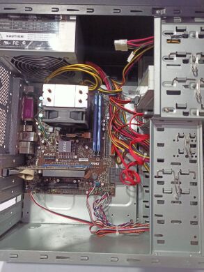 Игровой ПК Asus Vento Tower / AMD Phenom II X4 840 (4 ядра по 3.2 GHz) / 4 GB DDR3 / 128 GB SSD NEW / AMD Radeon R5 220, 2 GB DDR3, 64-bit / DVD-RW / 400W Игровой ПК Asus Vento Tower / AMD Phenom II X4 840 (4 ядра по 3.2 GHz) / 4 GB DDR3 / 128 GB SSD NEW / AMD Radeon R5 220, 2 GB DDR3, 64-bit / DVD-RW / 400W