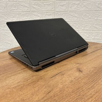 Мобильная рабочая станция Б-класс Dell Precision 7720 / 17.3" (1920x1080) IPS / Intel Xeon E3-1505M v6 (4 (8) ядра по 3.0 - 4.0 GHz) / 32 GB DDR4 / 256 GB SSD / AMD Radeon Pro WX 4130, 2 GB GDDR5, 128-bit