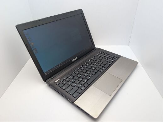 Ноутбук Asus K55A / 15.6" (1366x768) TN / Intel Core i3-3110M (2 (4) ядра по 2.4 GHz) / 8 GB DDR3 / 120 GB SSD / Intel HD Graphics 4000 / WebCam