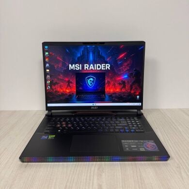 Ігровий ноутбук Б-клас MSI Raider GE78HX 13VH / 17.3" (2560x1440) IPS / Intel Core i9-13950HX (24 (32) ядер по 2.2 - 5.5 GHz) / 32 GB DDR5 / 2000 GB SSD NVMe / nVidia GeForce RTX 4080, 12 GB GDDR6, 192-bit / WebCam