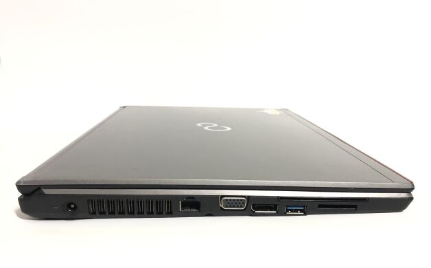 Ноутбук Б-класс Fujitsu LifeBook E753 / 15.6" (1920x1080) IPS / Intel Core i7-3632QM (4 (8) ядра по 2.2 - 3.2 GHz) / 8 GB DDR3 / 256 GB SSD / Intel HD Graphics 4000 / WebCam / DVD-ROM / Win 10 Pro