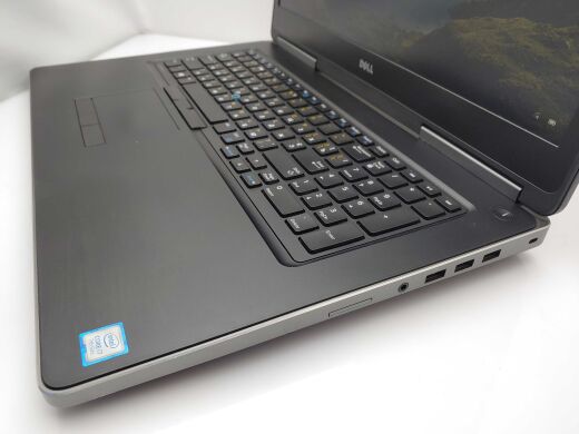 Мобільна робоча станція Dell Precision 7720 Black / 17.3" (1920x1080) IPS / Intel Core i7-7820HQ (4 (8) ядра по 2.9 - 3.9 GHz) / 16 GB DDR4 / 256 GB SSD + 1000 GB HDD / nVidia Quadro P4000, 8 GB GDDR5, 256-bit / WebCam Мобільна робоча станція Dell Precision 7720 Black / 17.3" (1920x1080) IPS / Intel Core i7-7820HQ (4 (8) ядра по 2.9 - 3.9 GHz) / 16 GB DDR4 / 256 GB SSD + 1000 GB HDD / nVidia Quadro P4000, 8 GB GDDR5, 256-bit / WebCam