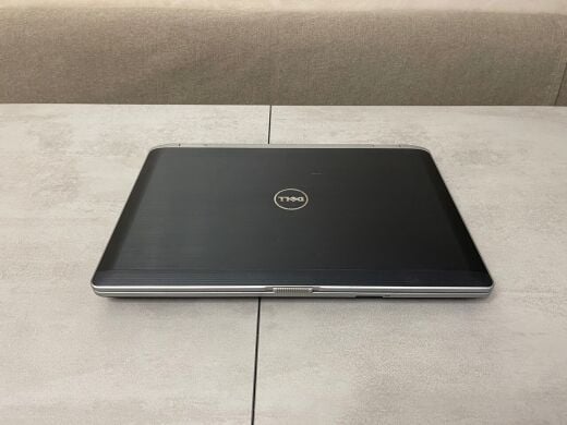 Ноутбук Dell Latitude E6530 / 15.6" (1600x900) TN LED / Intel Core i7-3520M (2 (4) ядра по 2.9 - 3.6 GHz) / 8 GB DDR3 / 240 GB SSD / Intel HD Graphics 4000 / DVD-RW / WebCam 